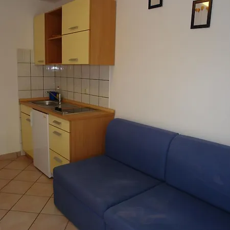 Tanja 2 *